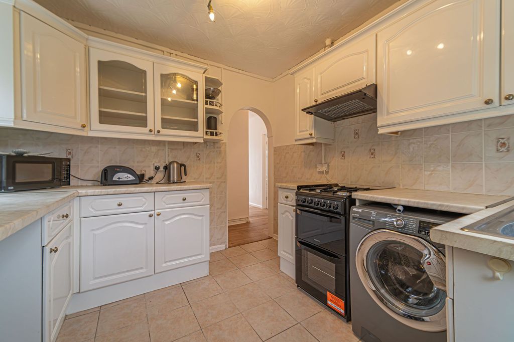 Property photo 2 of 21