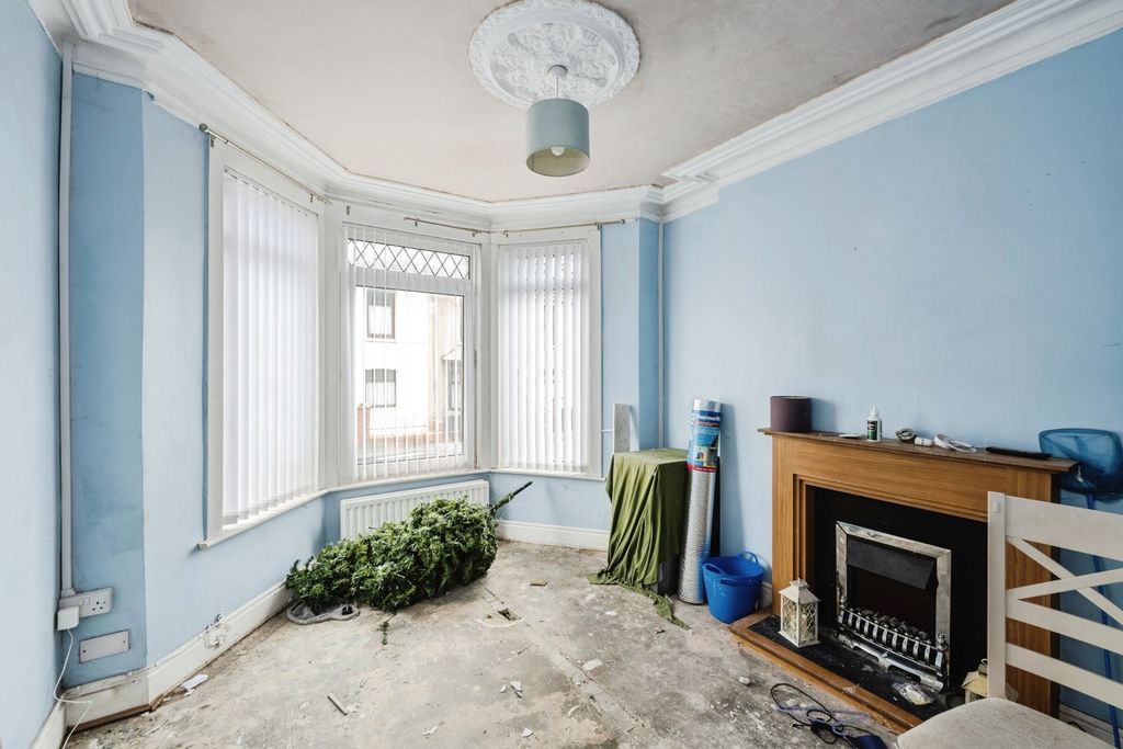 Property photo 3 of 18 Pbox-Img.Jpg