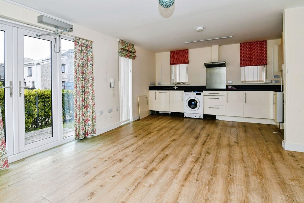 Additional image 6 of 2 bed flat for saleSandy Hill, St. Austell, Cornwall PL25