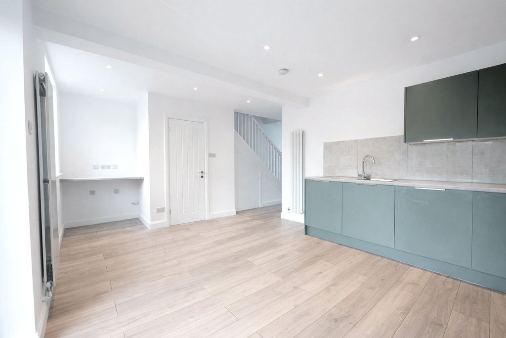 Property photo 3 of 11 Picture No. 11