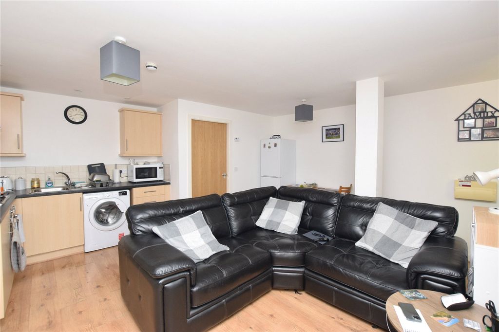 Property photo 3 of 10 Picture No. 04