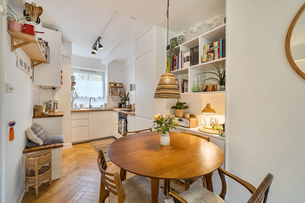 Property photo 2 of 20 Kitchen