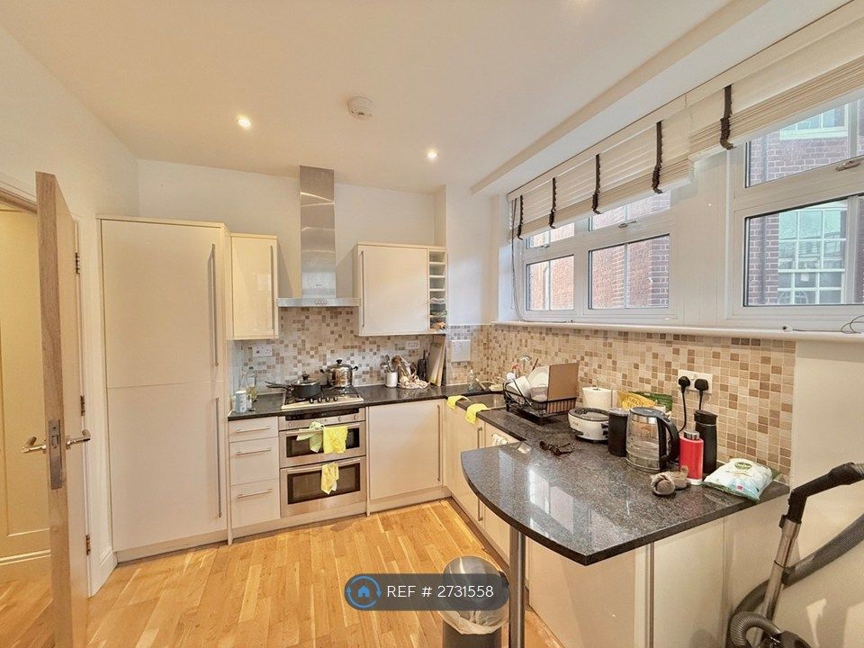 Property photo 3 of 7 Kitchen