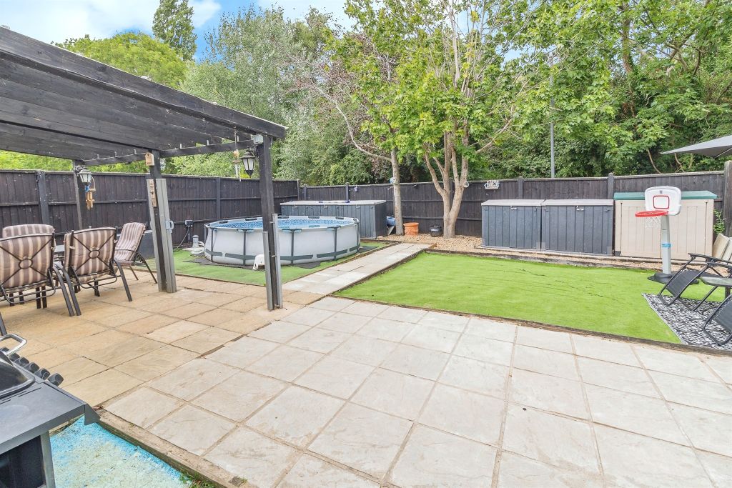 Property photo 2 of 26