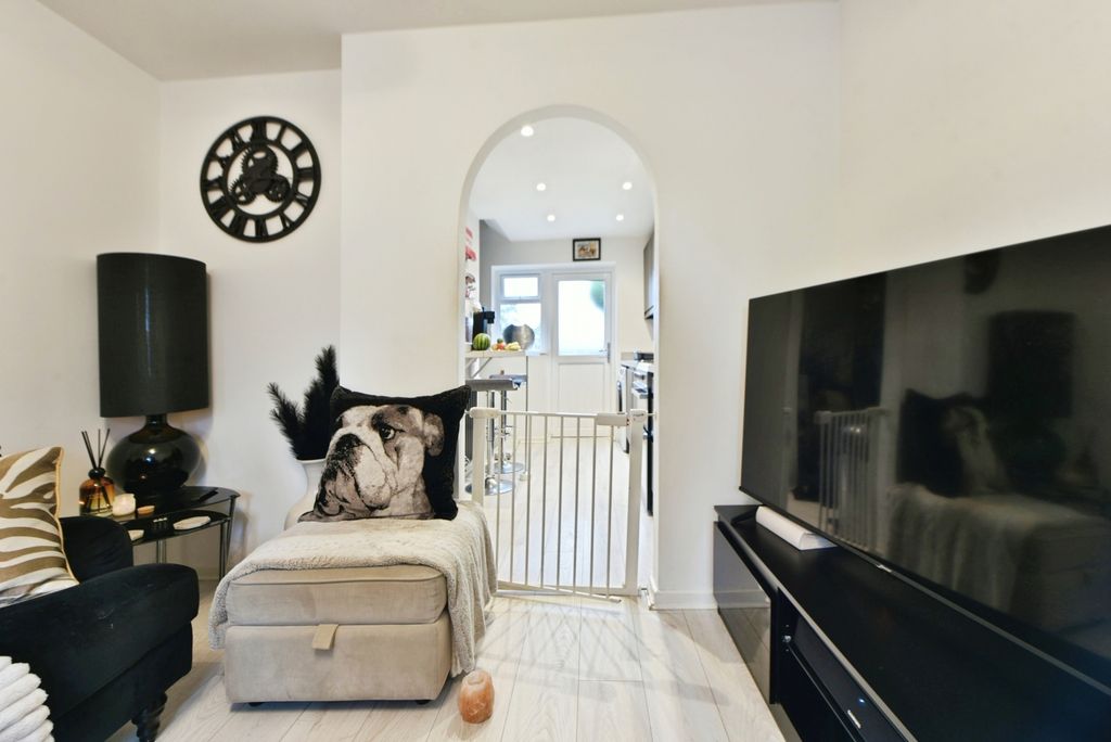 Property photo 3 of 13 Photo