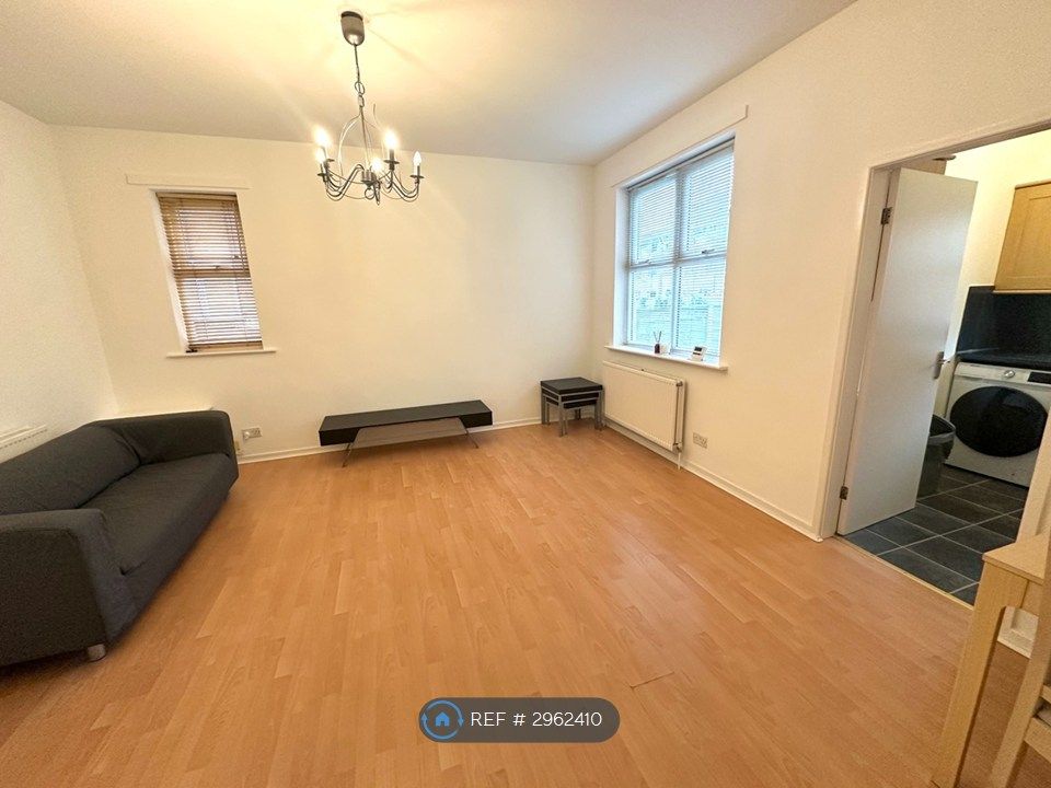 Property photo 2 of 5 Flat 2 Living Room