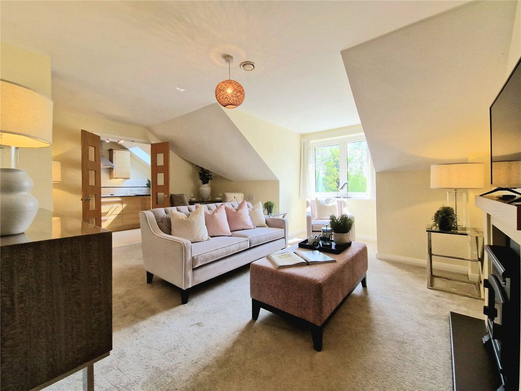 Property photo 2 of 29 Picture No. 27