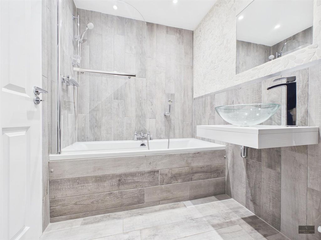 Property photo 2 of 15 Cam02887G0-Pr0615-Still019.Jpg