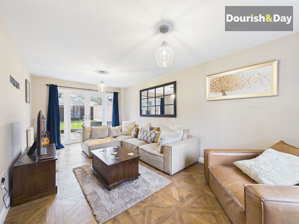 Property photo 3 of 32