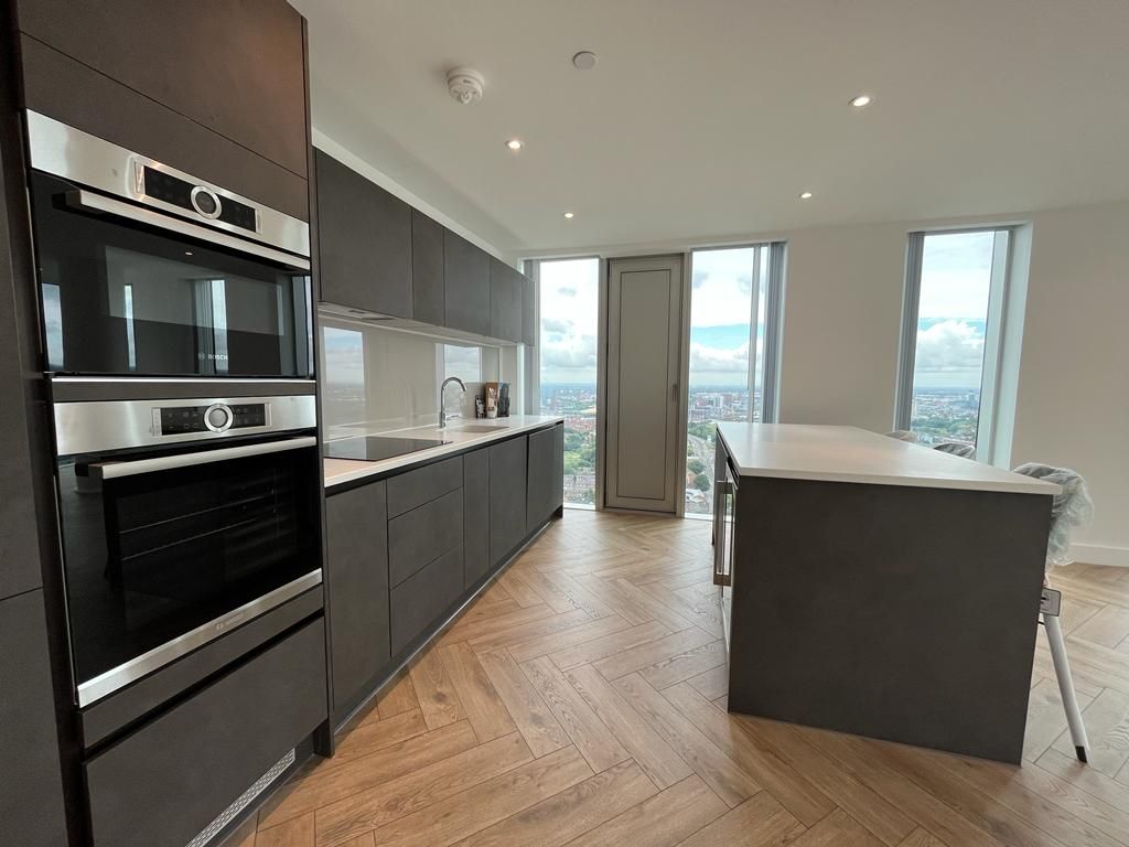 Property photo 3 of 14 Kitchen