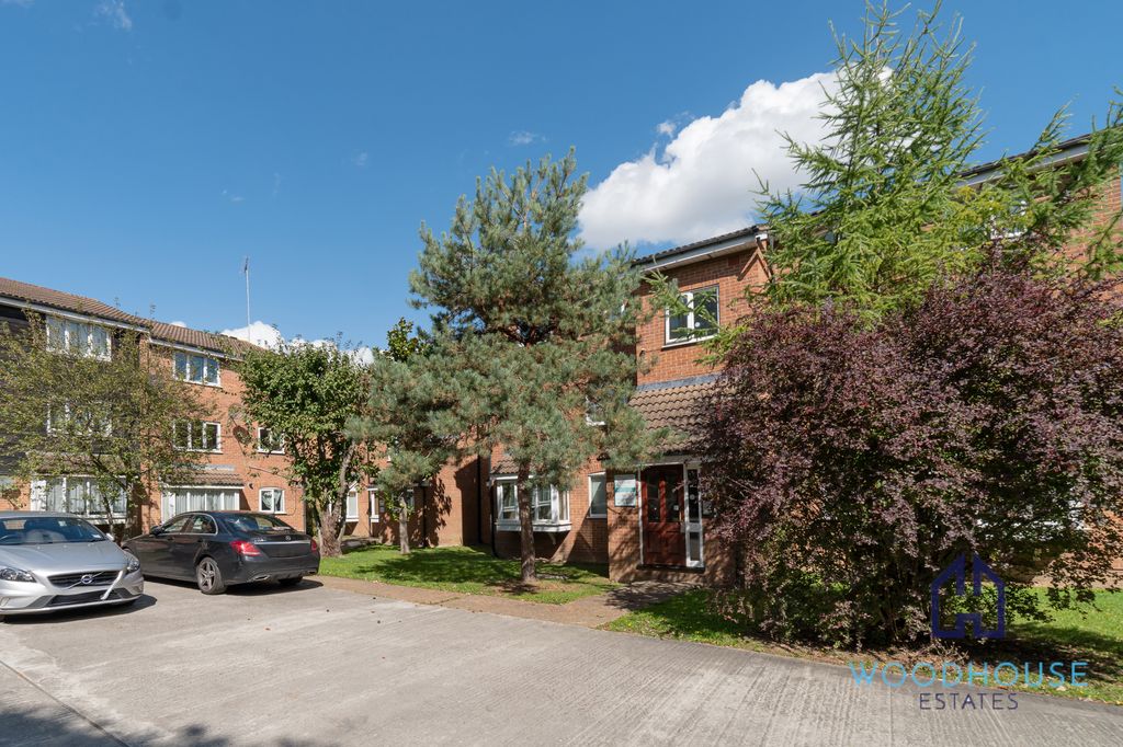 Property photo 1 of 8