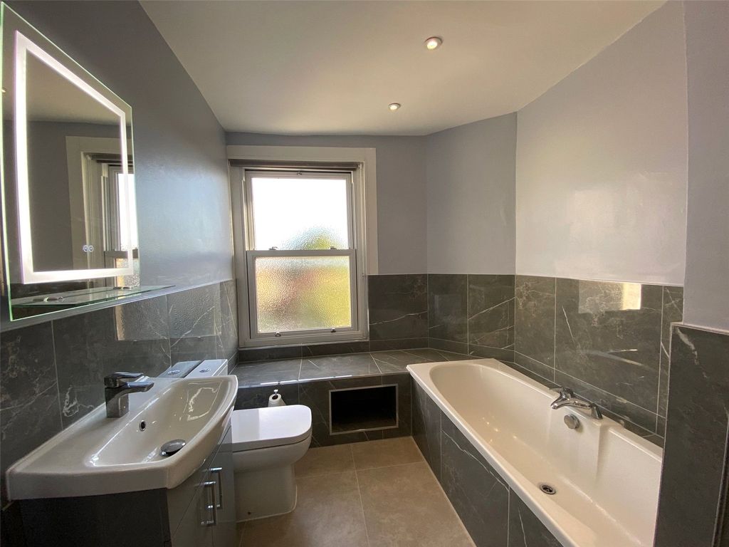 Property photo 3 of 11 Picture No. 39