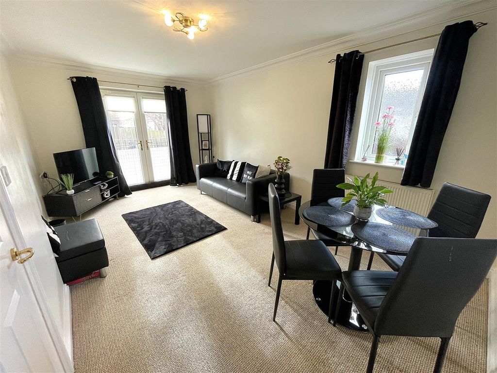 Property photo 2 of 18 Lounge Diner