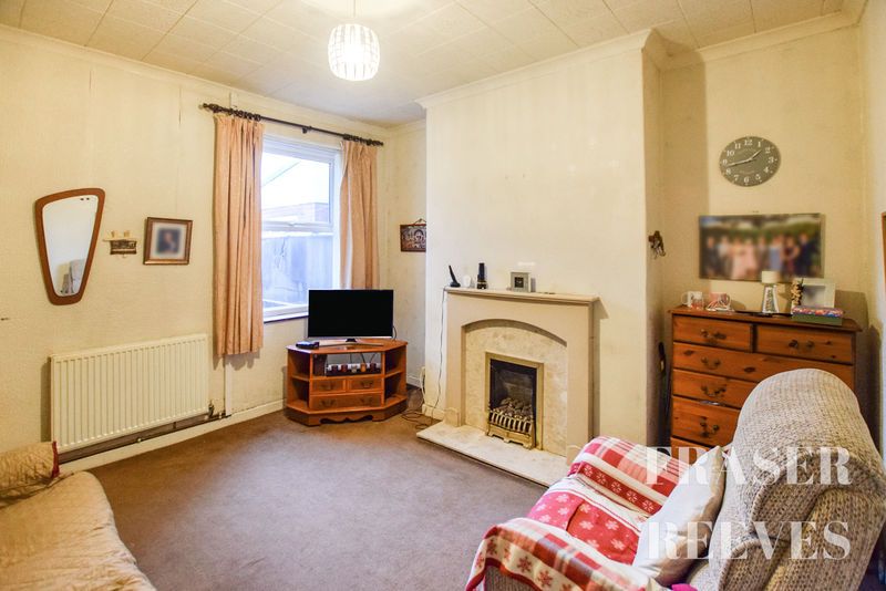 Property photo 3 of 15 Middle Reception Room