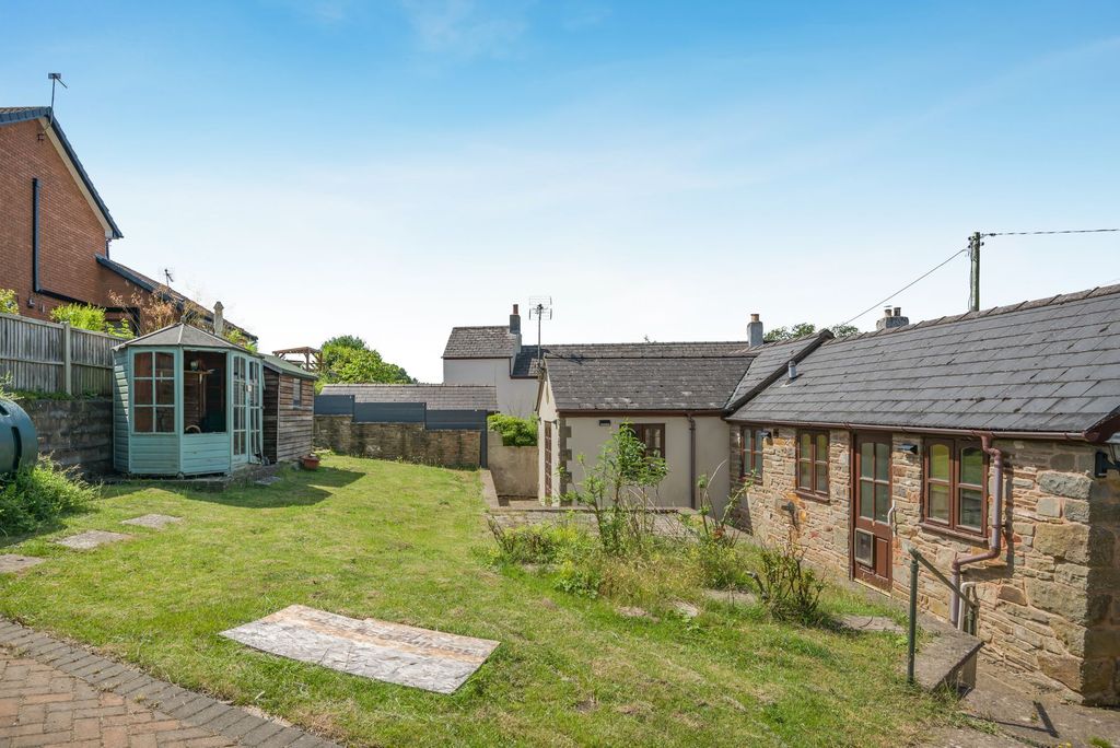Property photo 2 of 19