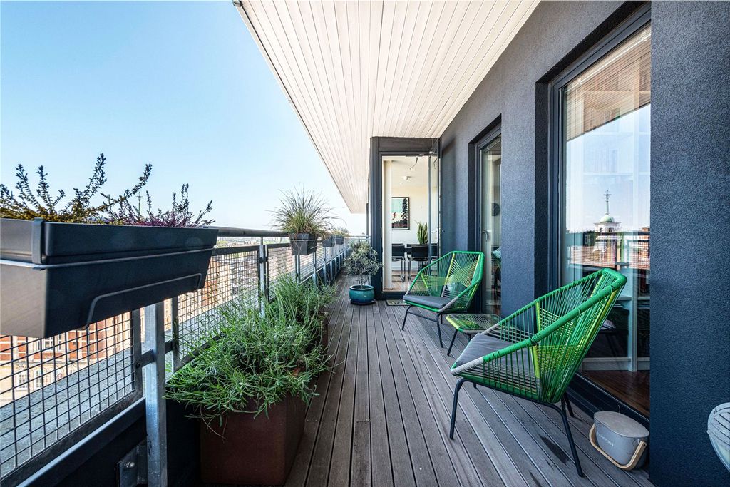 Property photo 2 of 11 Picture No. 18