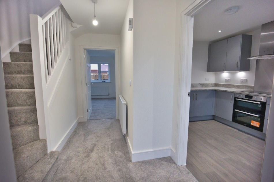 Property photo 3 of 27