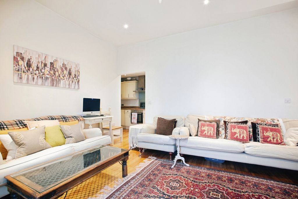 Property photo 2 of 16 Pbox-Img.Jpg