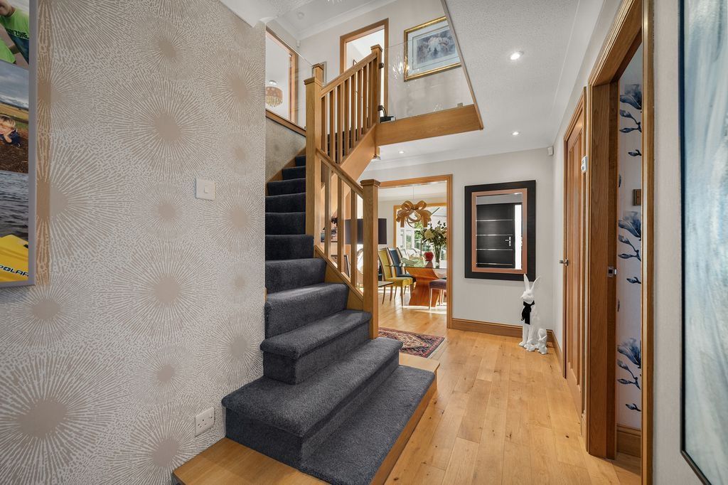 Property photo 2 of 51 4883294