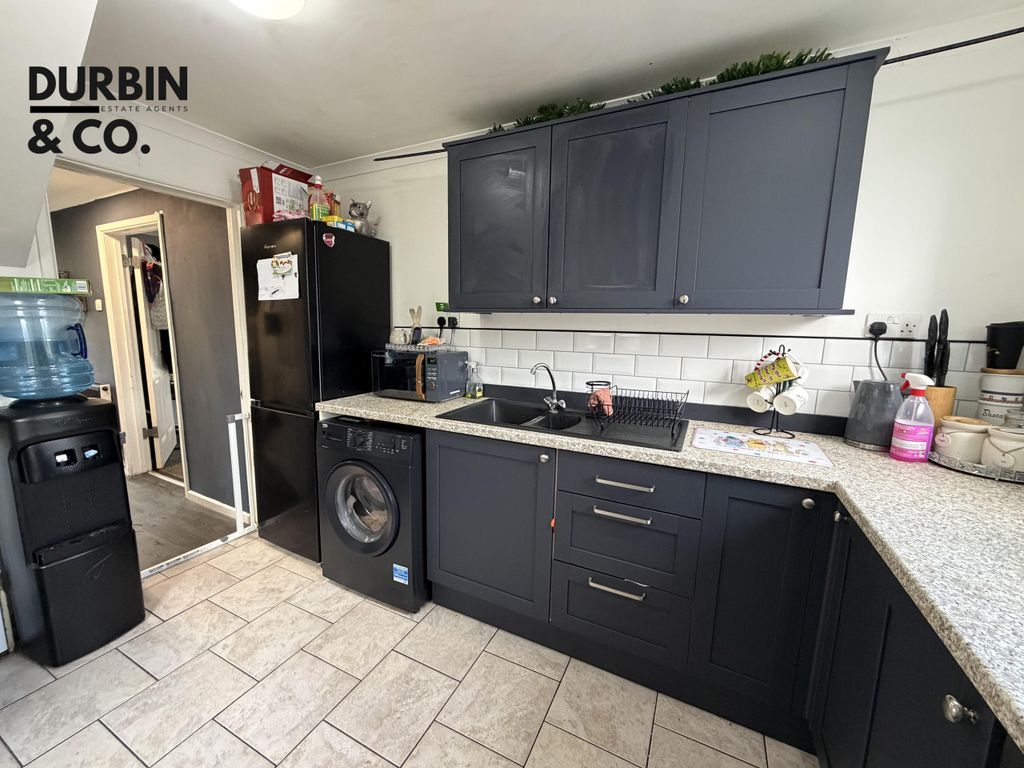 Property photo 3 of 19 Photo 8