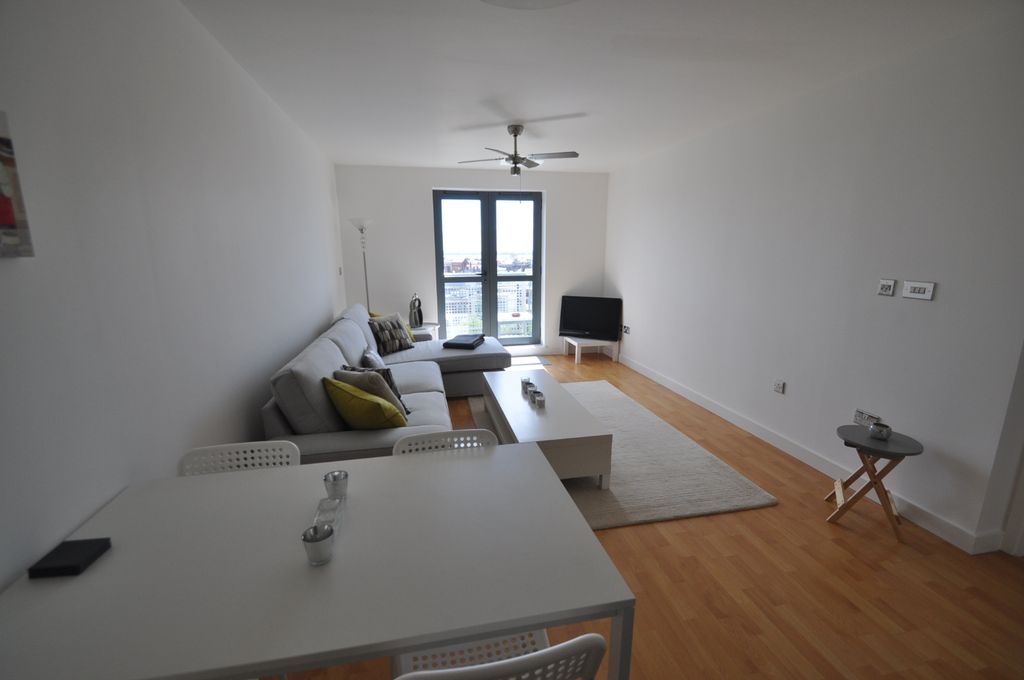 Property photo 3 of 11