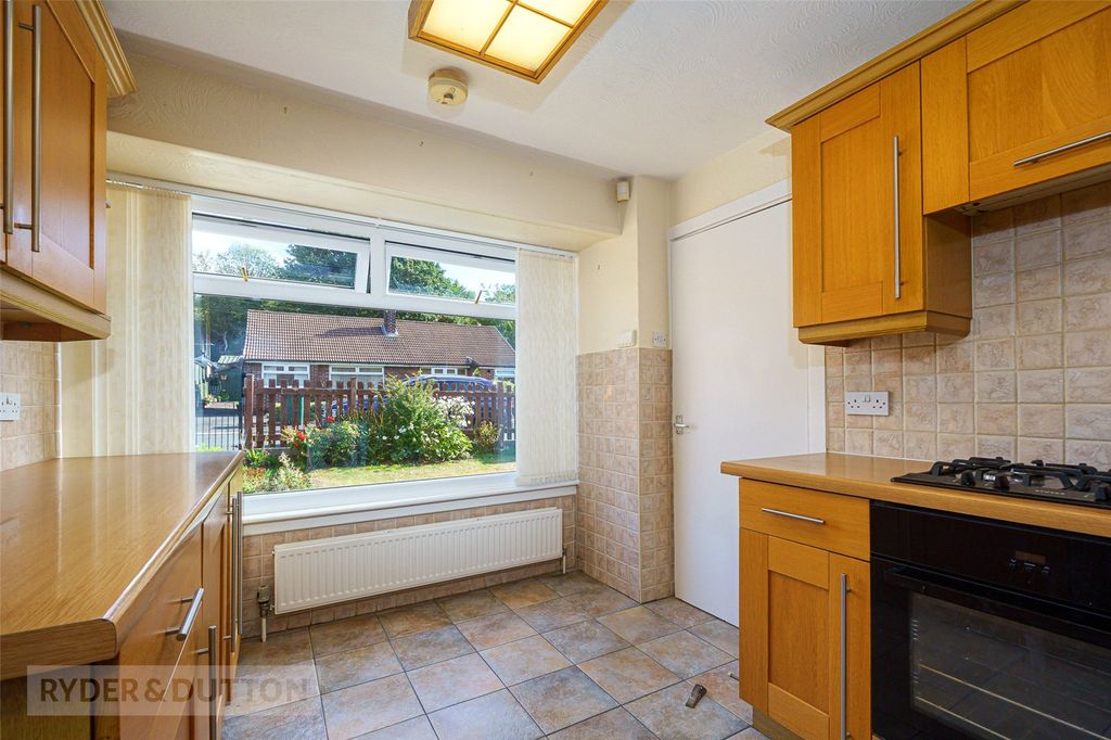Property photo 3 of 16 Kitchen