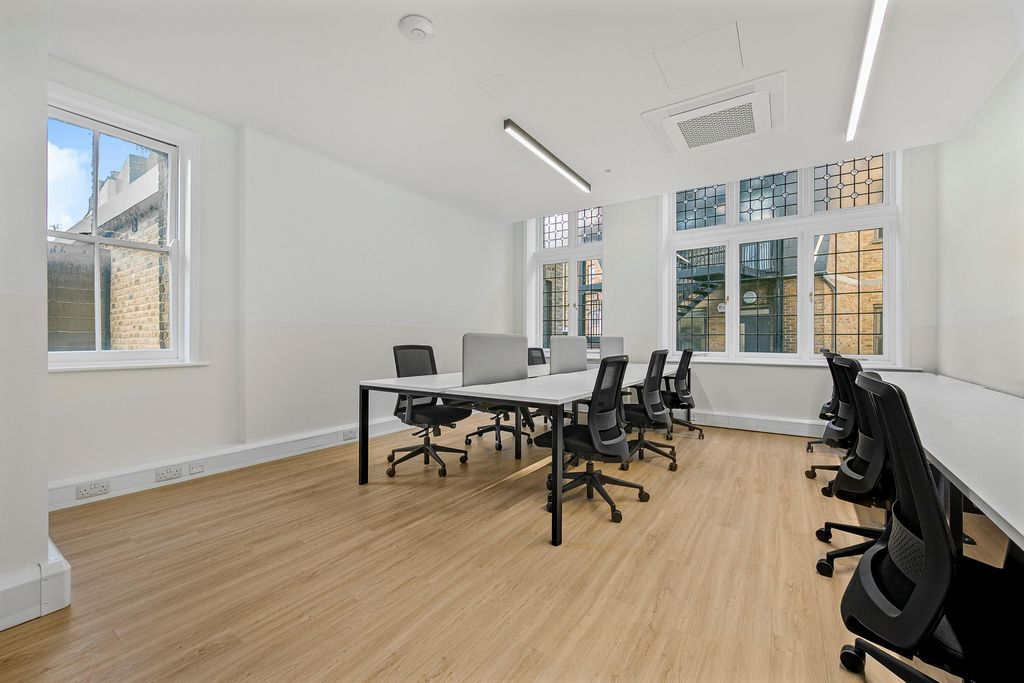 Property photo 3 of 15 Office7.Jpg