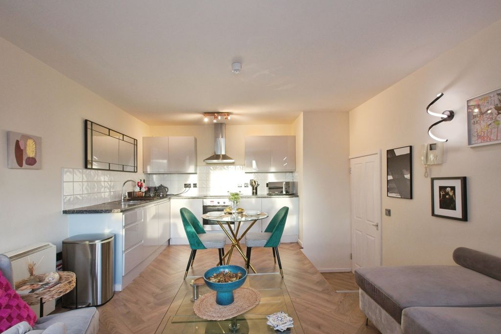 Property photo 1 of 16 Img_6181