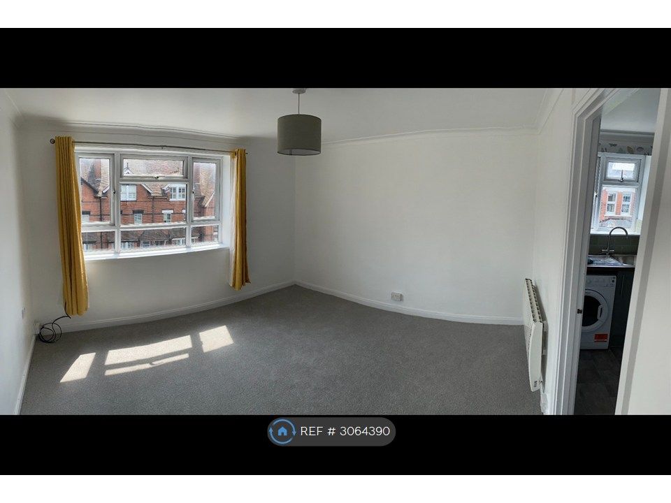 Property photo 2 of 10 Lounge