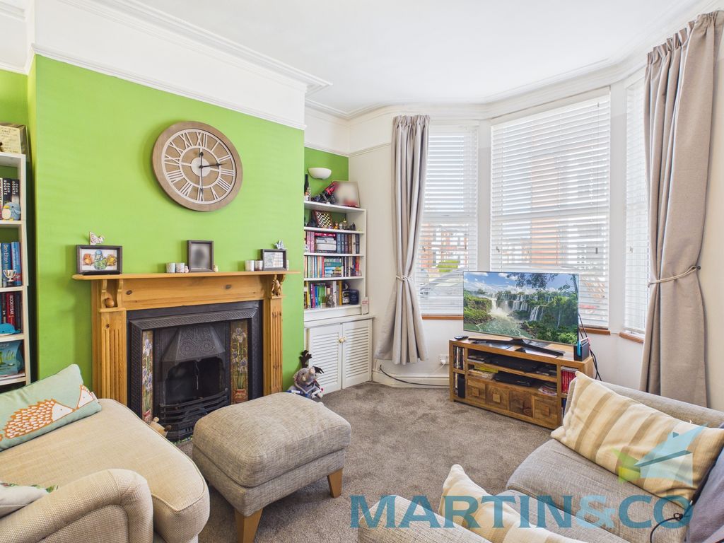 Property photo 3 of 26 Cam01870G0-Pr0201-Still003