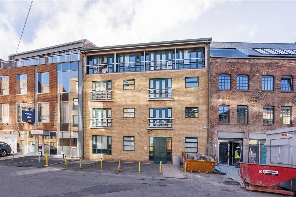 Property photo 1 of 8 Micklegate_Low_Level_Externals_1.Jpg