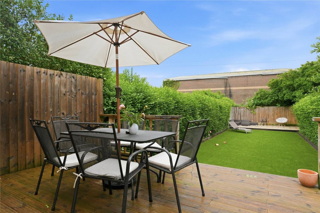 Property photo 3 of 30 Picture No. 06