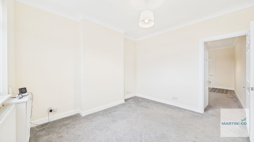 Property photo 3 of 15 Cam03663G0-Pr0219-Still017