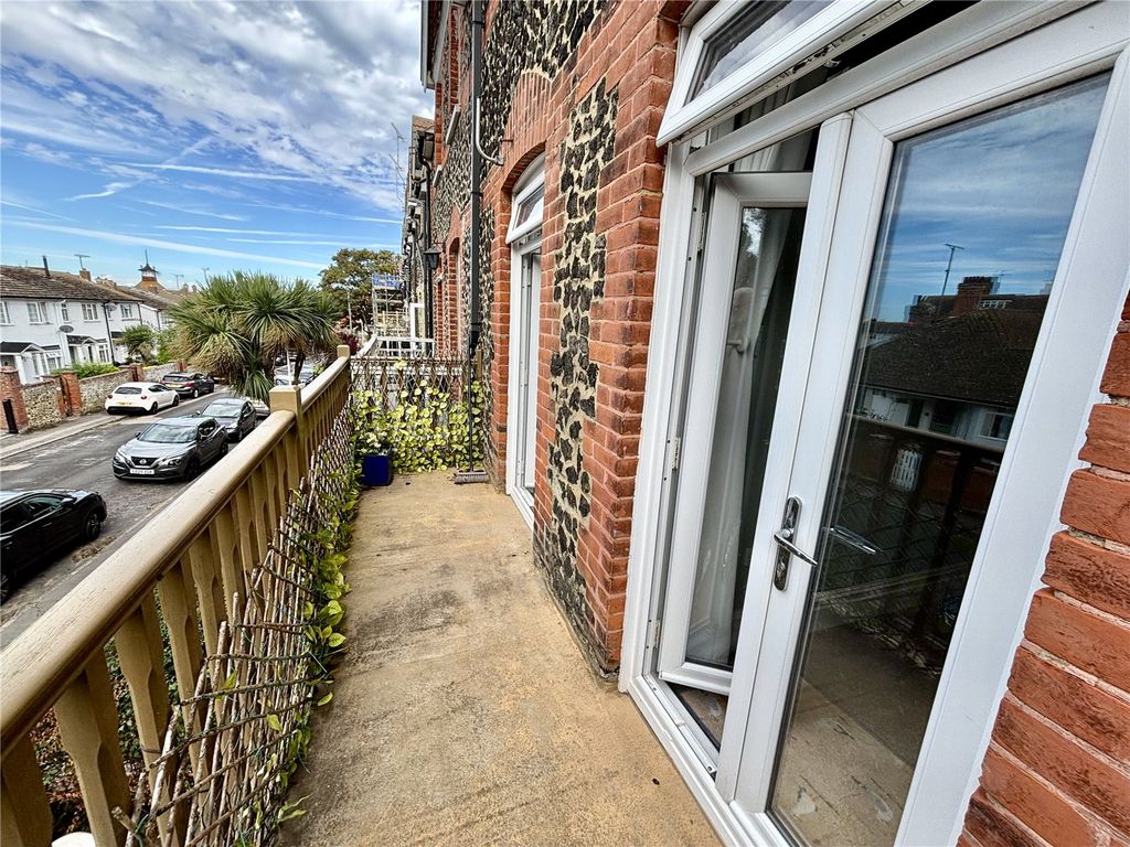 Property photo 1 of 16 Picture No. 14