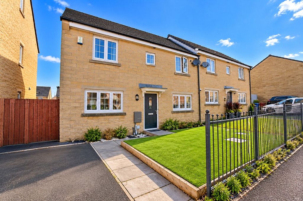 Property photo 1 of 11 External