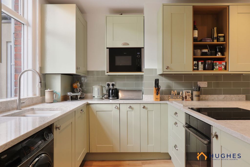 Property photo 2 of 30