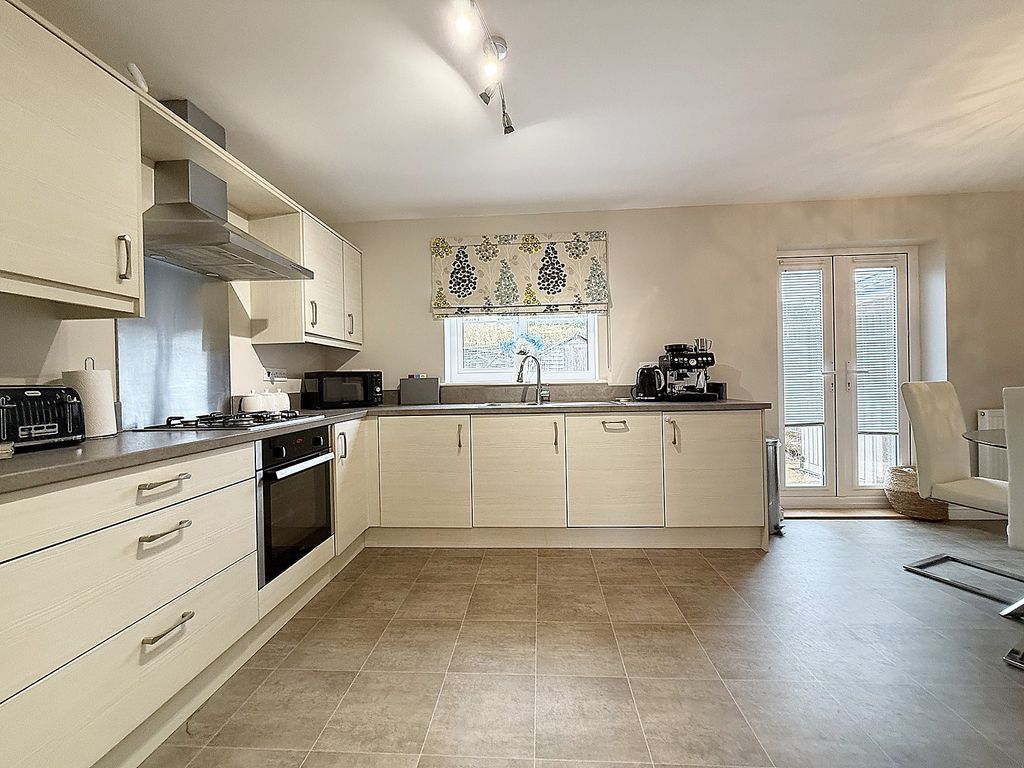 Property photo 3 of 25 Kitchen-Diner