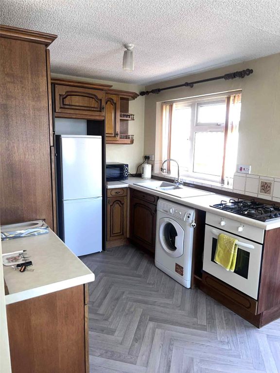 Property photo 3 of 15 Kitchen