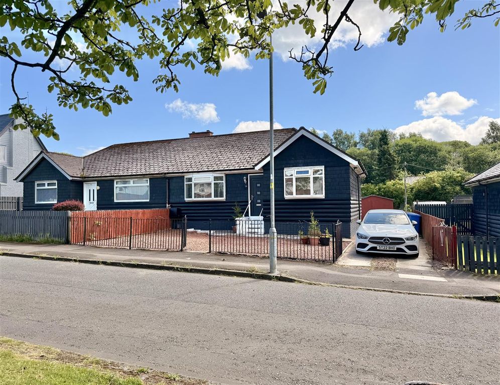 Property photo 1 of 18 External