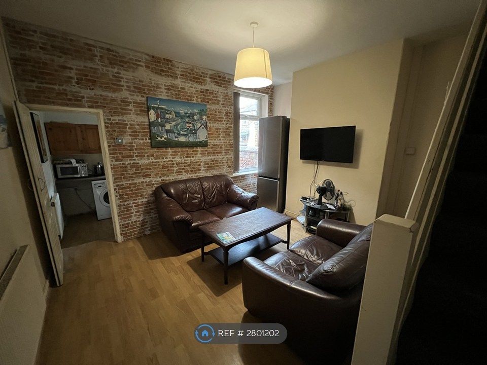 Property photo 3 of 9 Living Room