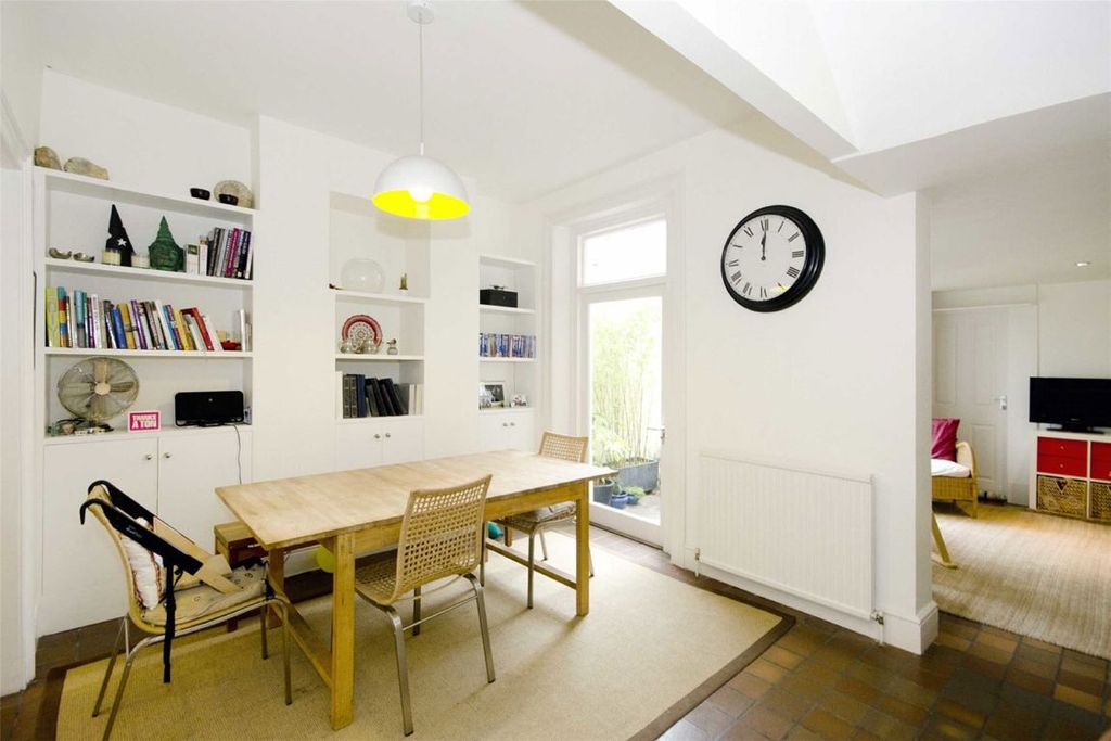 Property photo 3 of 10