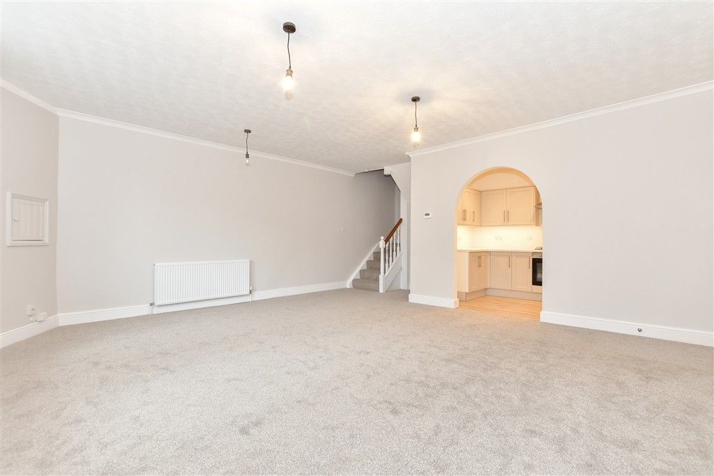 Property photo 1 of 8 Lounge