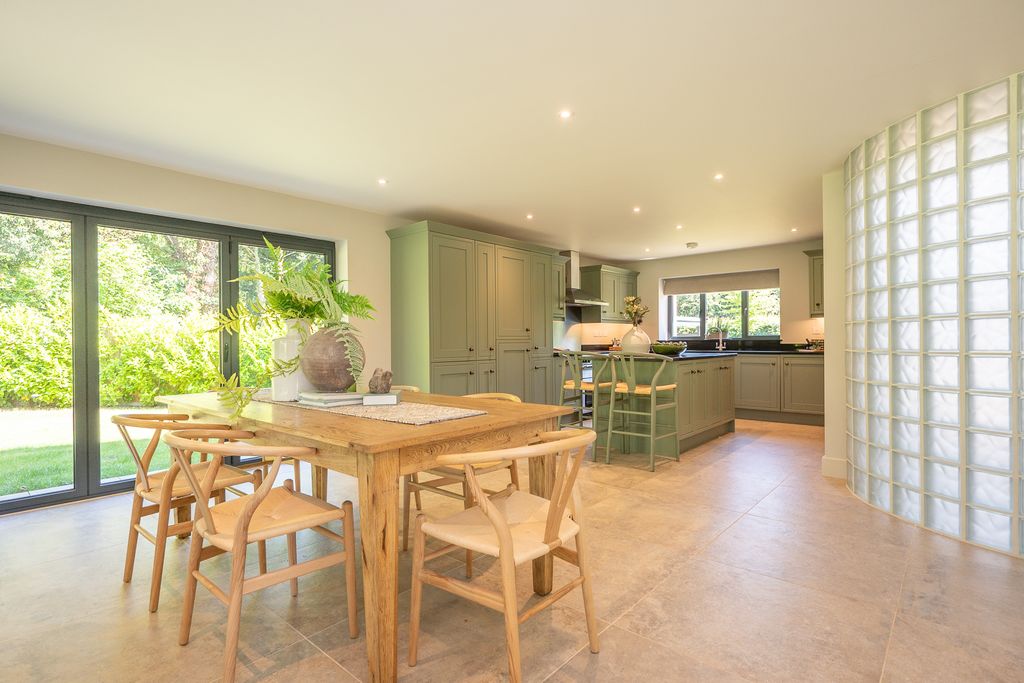Property photo 1 of 18 2Theorchard,Holtroad,Fakenham-33