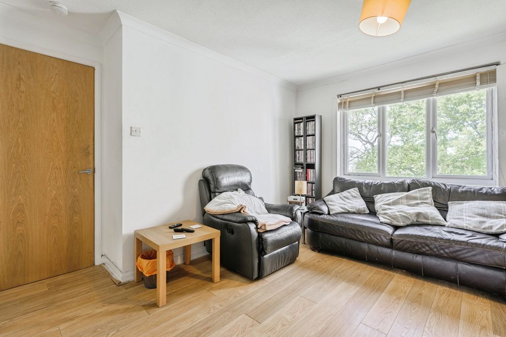 Property photo 3 of 17 Pbox-Img.Jpg