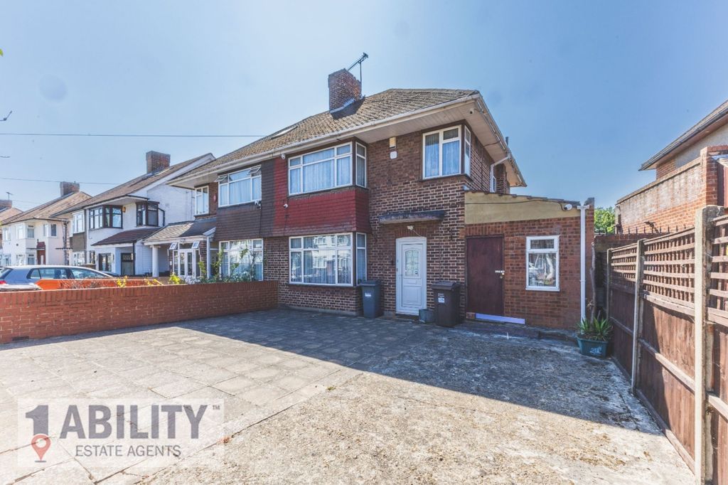 Property photo 1 of 18