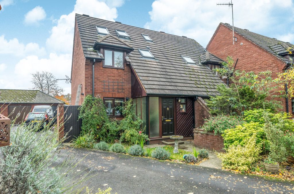 Property photo 1 of 33 1374717-7-690B460...