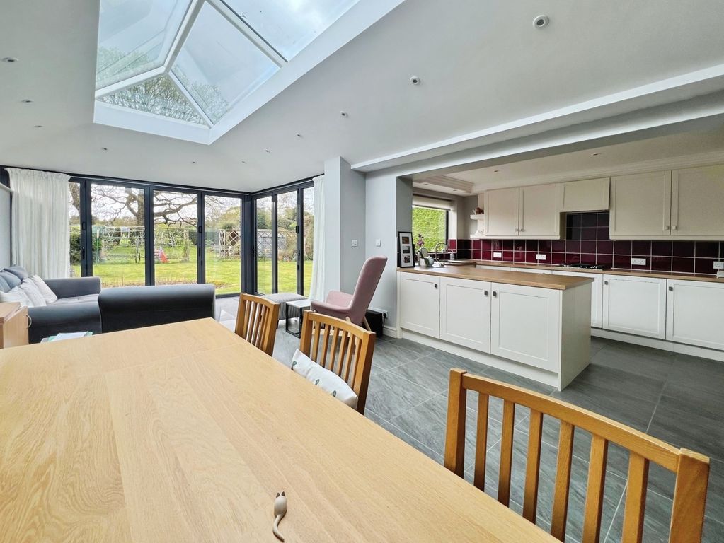 Property photo 2 of 20 Picture No. 16