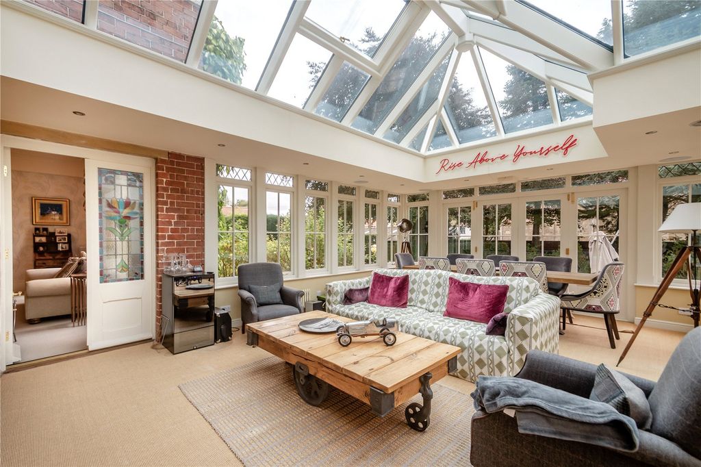 Property photo 2 of 22 Orangery