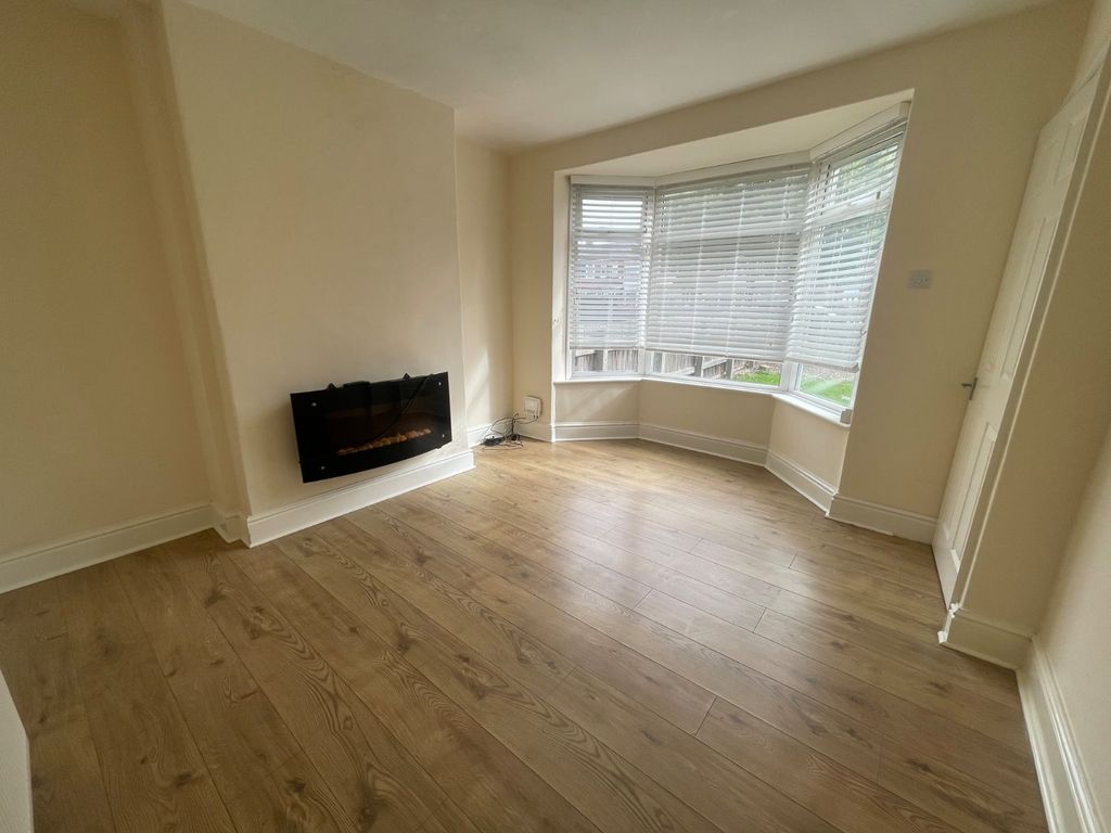 Property photo 2 of 8 Picture No. 04