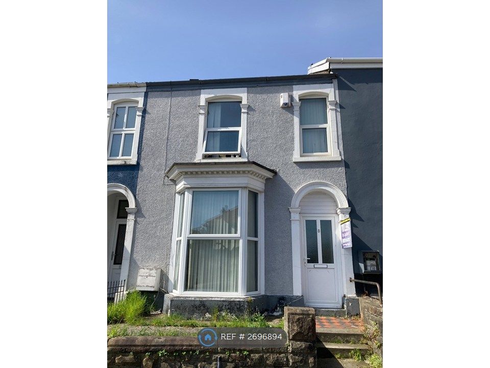 Property photo 2 of 17